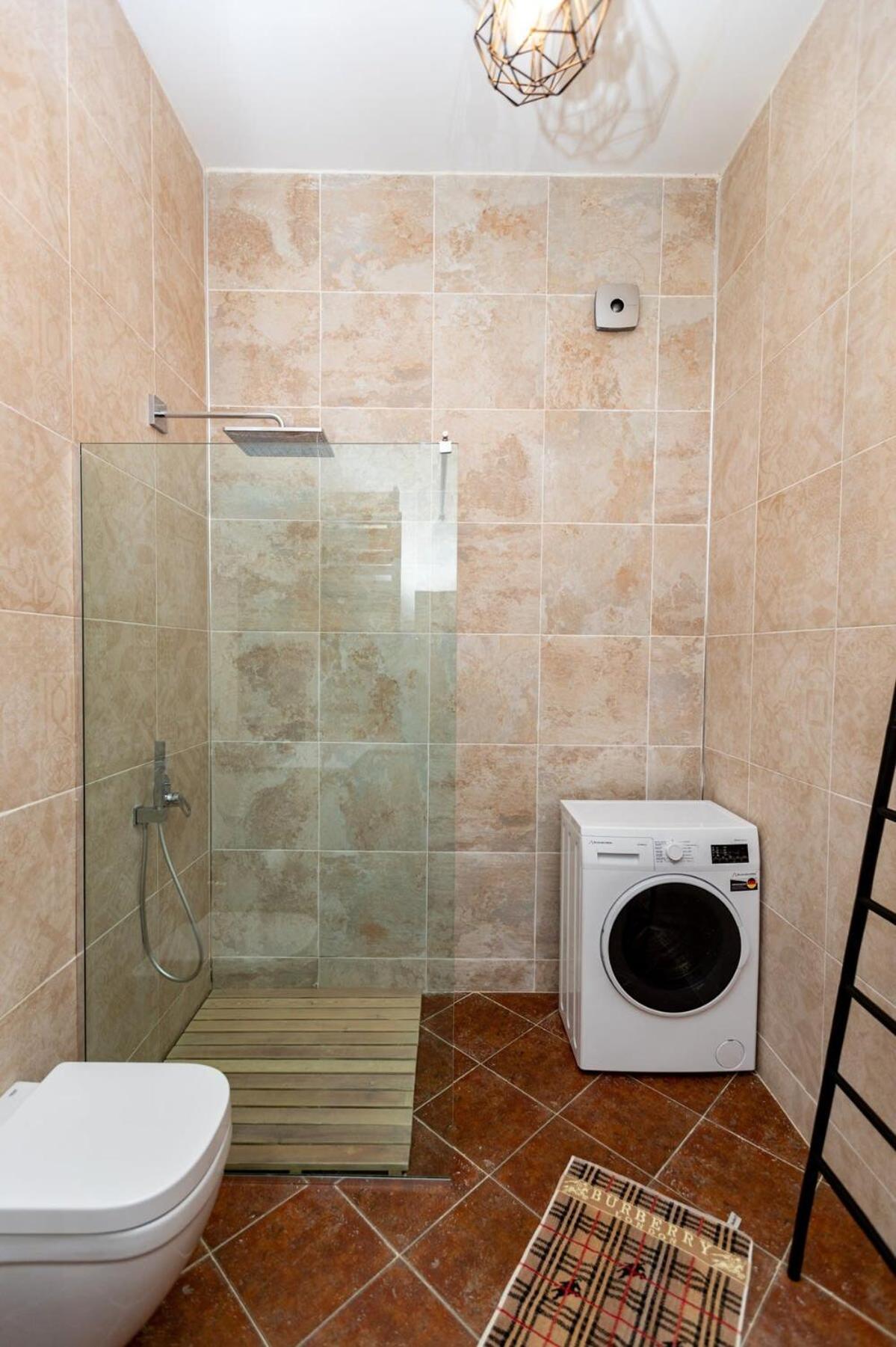 Stylish 2Br Apt In The Heart Of Old Тбилиси Экстерьер фото